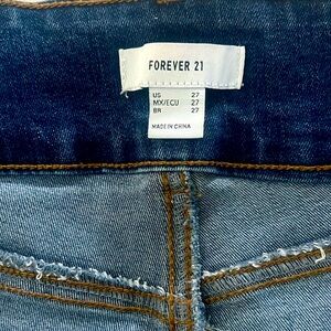 https://www.familytreeresale.com/products/forever-21-jeans-size-27